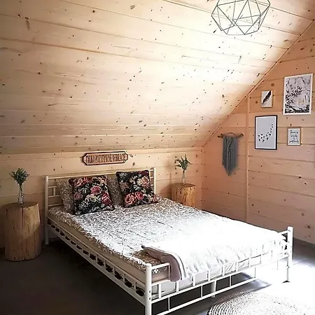 Miedzy Drzewami 山林小屋 *