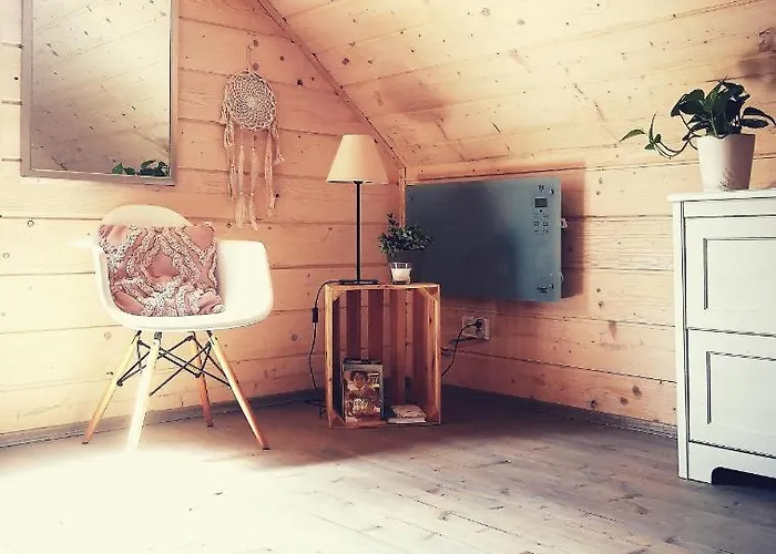 Miedzy Drzewami بيت خشبي *